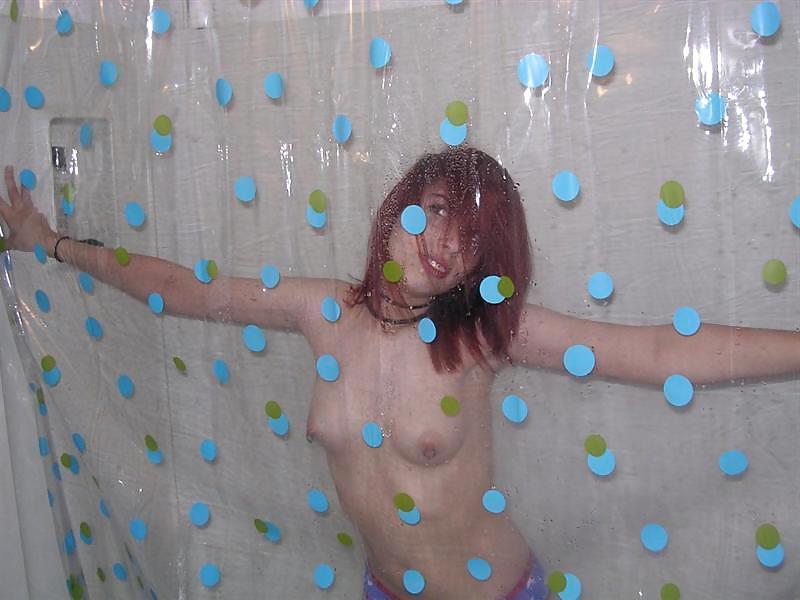 15P Nice (outdoor) toilet and bathroom girls 10