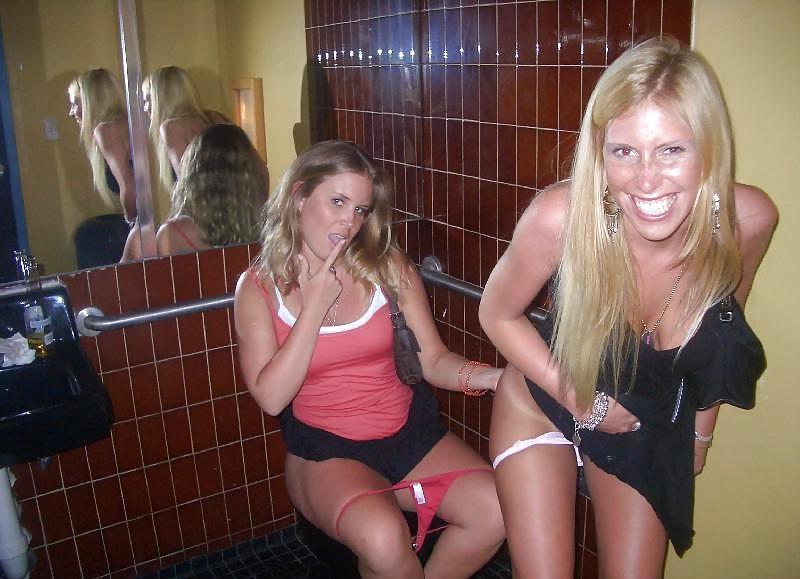 15P Nice (outdoor) toilet and bathroom girls 10