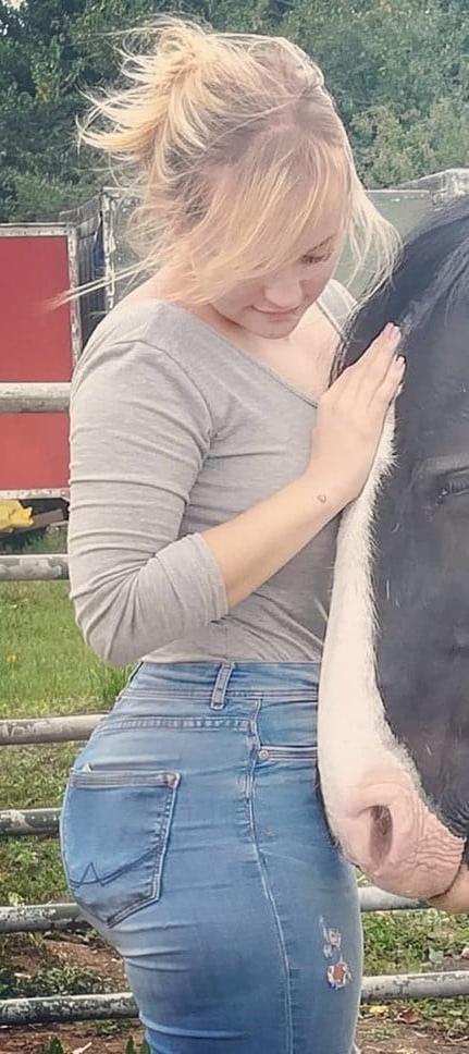 12P Curvy Vanilla Amateur 18