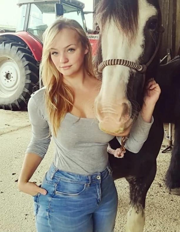 12P Curvy Vanilla Amateur 18