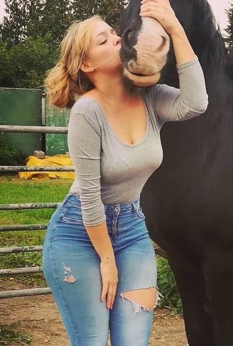 12P Curvy Vanilla Amateur 18