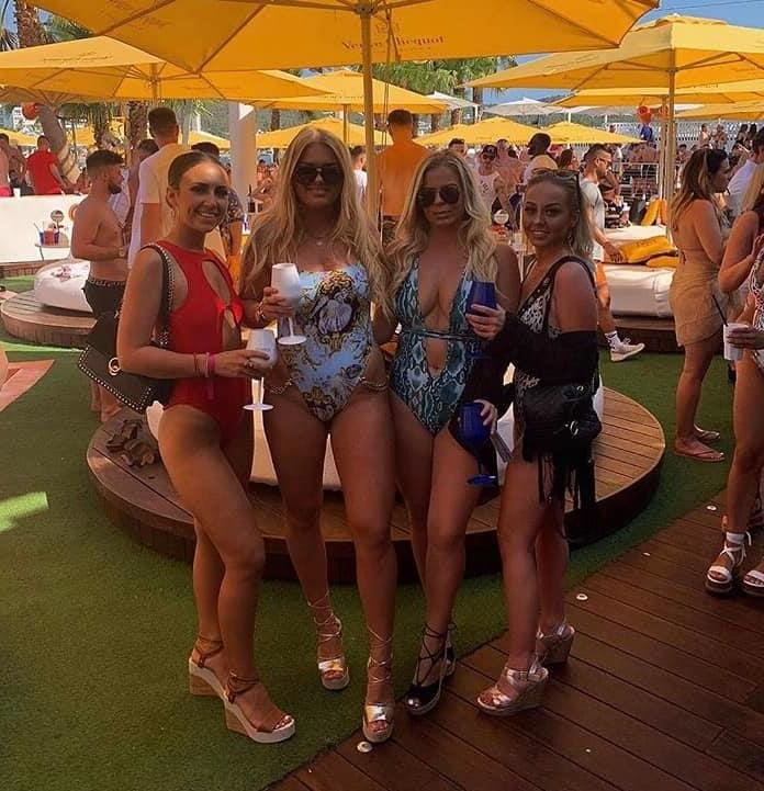 25P Sluts in tiny bikinis 340