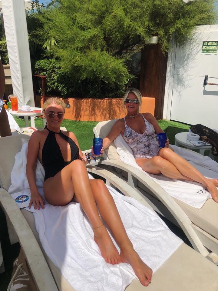 25P Sluts in tiny bikinis 340