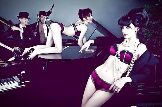 25P Glamour Erotica Images