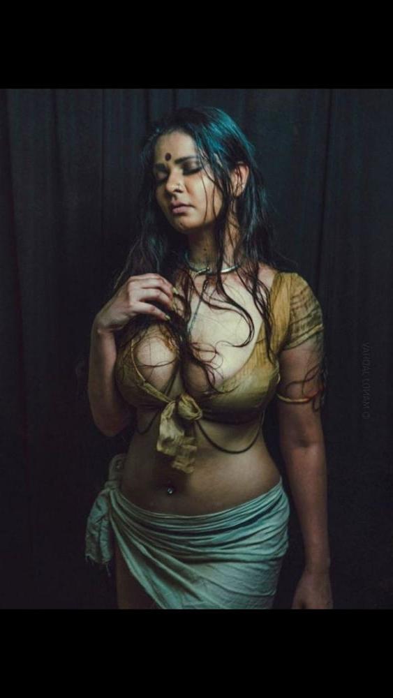 25P Sexy Model Aabha Paul