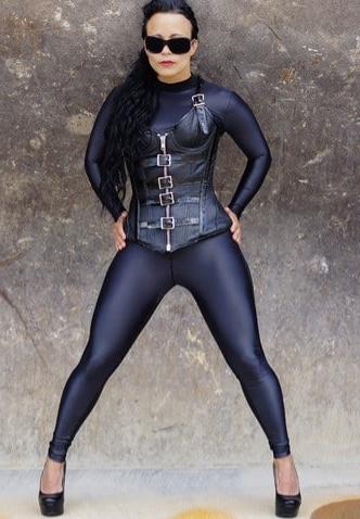 8P Mistress Land
