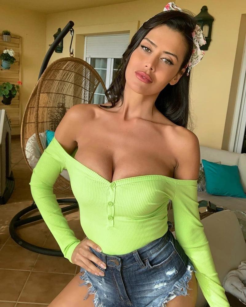 25P Eva Padlock - Spanish Instagram Model Whore - Busty - Boobs