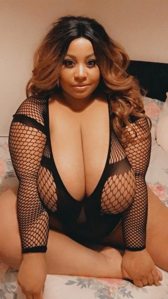 25P Robust &amp; Mature: Curvy Coiffures, v2