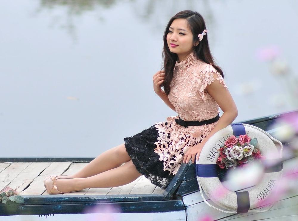 25P Chinese Wifey Pantyhosed