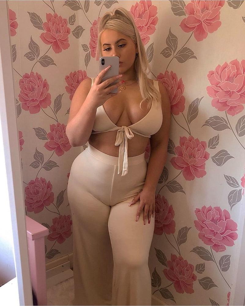 25P Thick PAWG blonde bimbo slag Alice