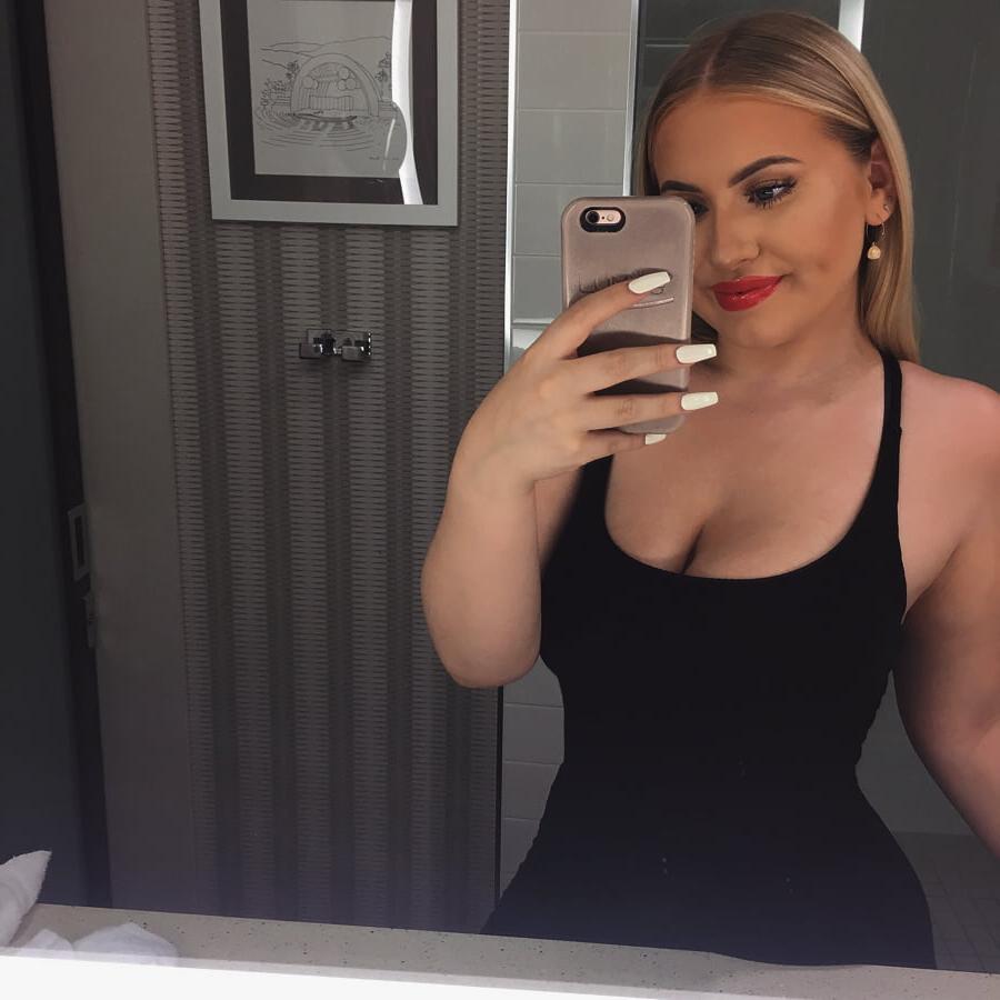 25P Thick PAWG blonde bimbo slag Alice