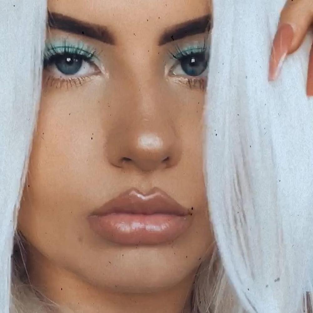 25P Thick PAWG blonde bimbo slag Alice