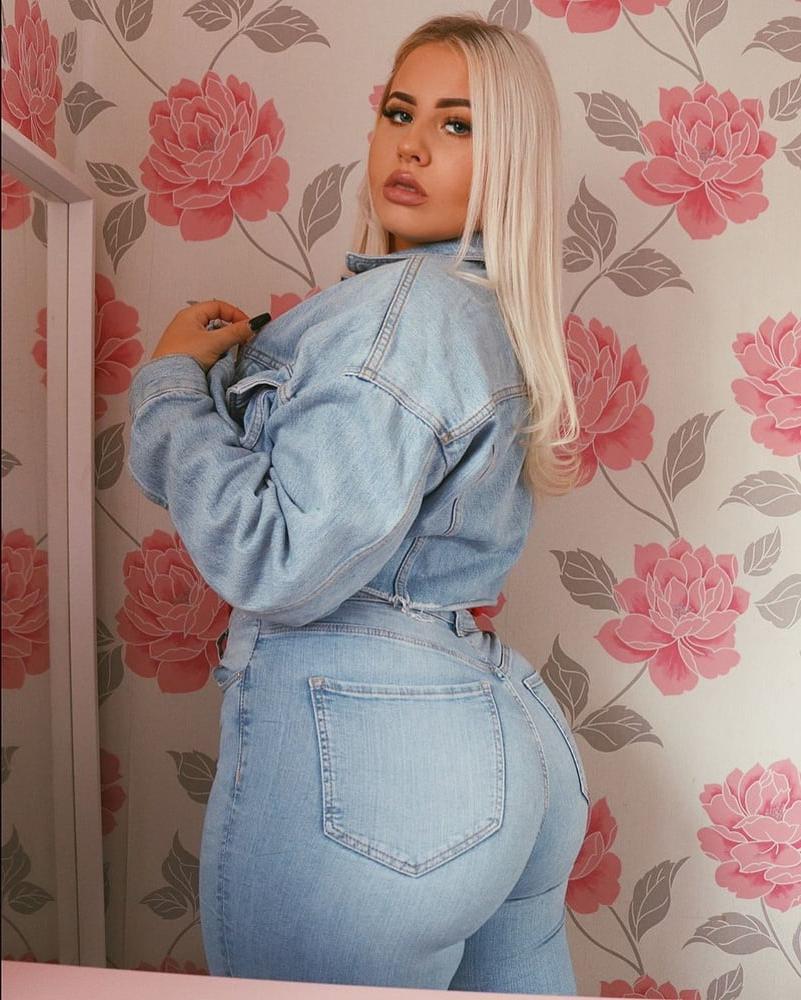 25P Thick PAWG blonde bimbo slag Alice