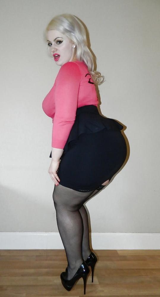 25P curvy matures