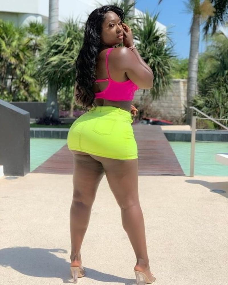 25P curvy matures