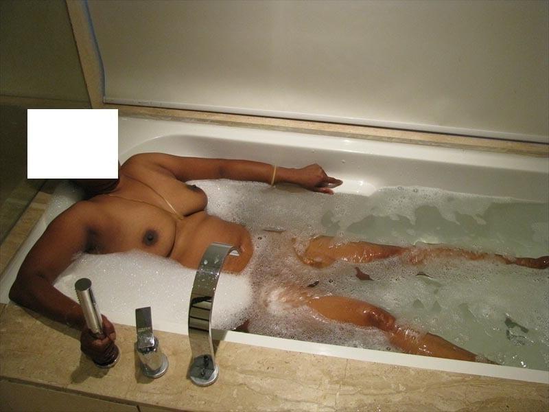 25P Policz sabina mom bathing