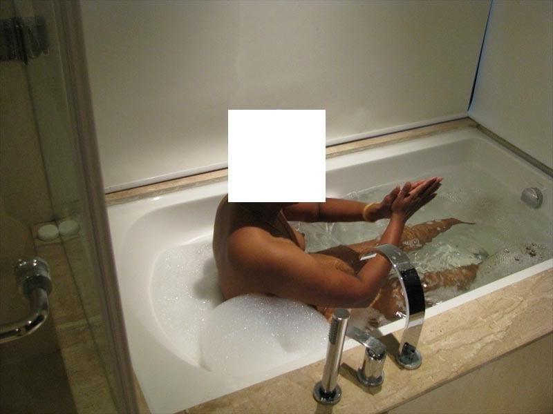 25P Policz sabina mom bathing