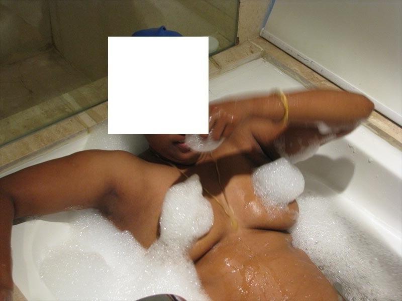 25P Policz sabina mom bathing