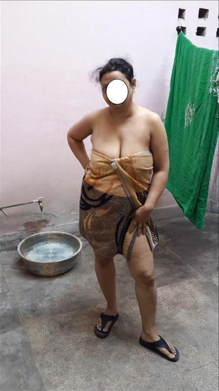 25P Policz sabina mom bathing