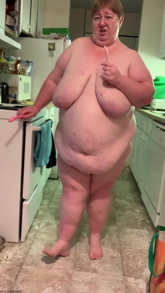 25P Hoodyman SSBBW 342 . Big Maddie fat pig