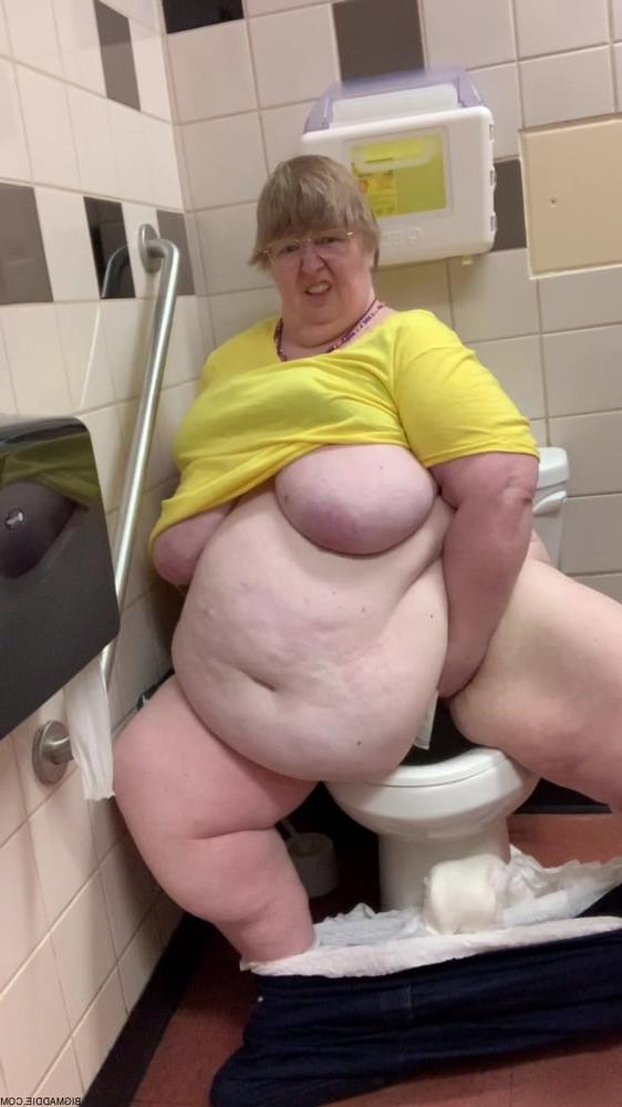 25P Hoodyman SSBBW 342 . Big Maddie fat pig