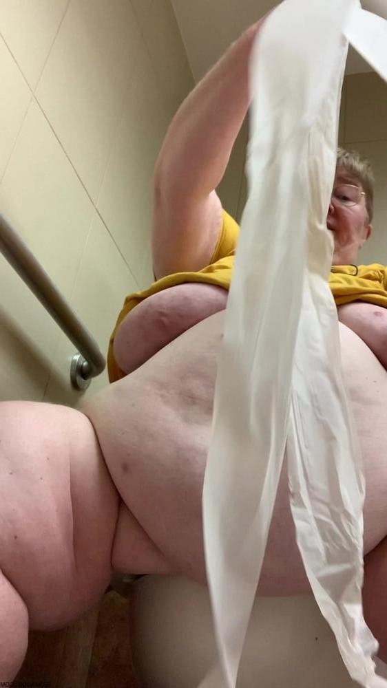 25P Hoodyman SSBBW 342 . Big Maddie fat pig