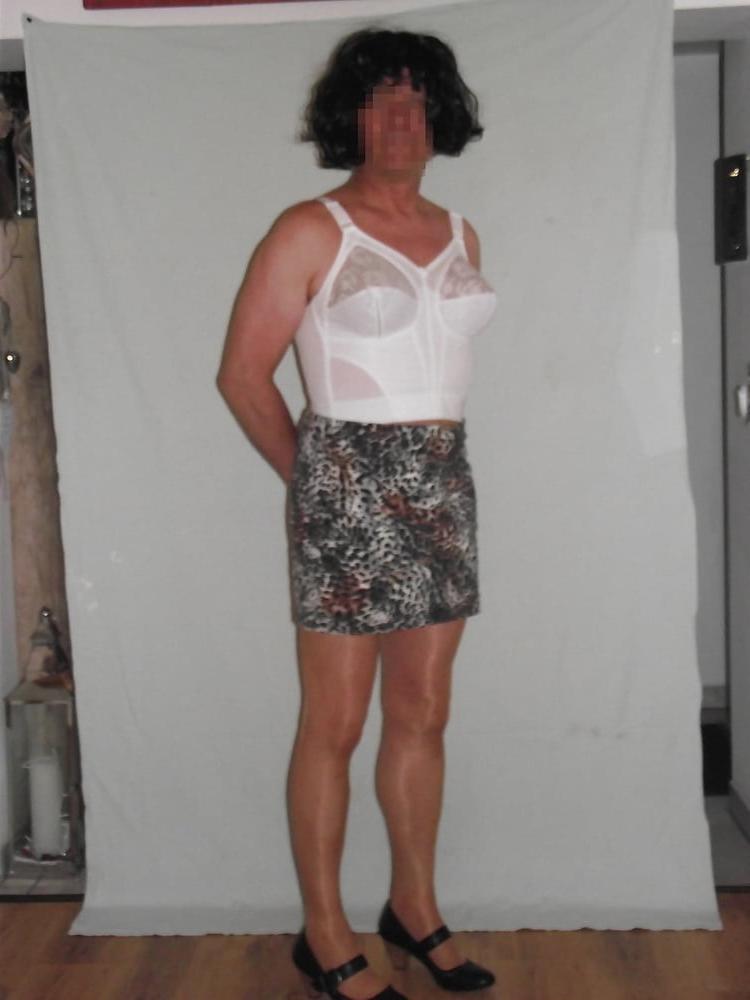 25P Zofe Rommi Nr 233  bi in Korsett Nylons Mieder Buende NRW