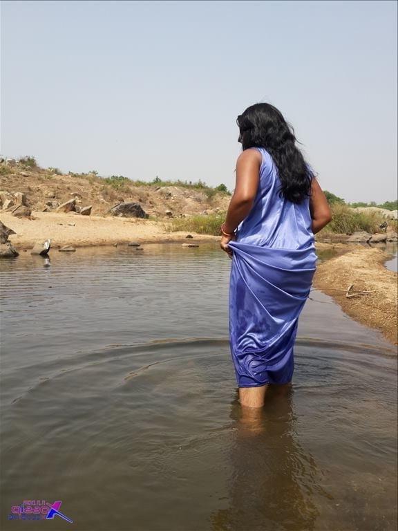25P Policz my new stepmom sabina bathing on river side with me