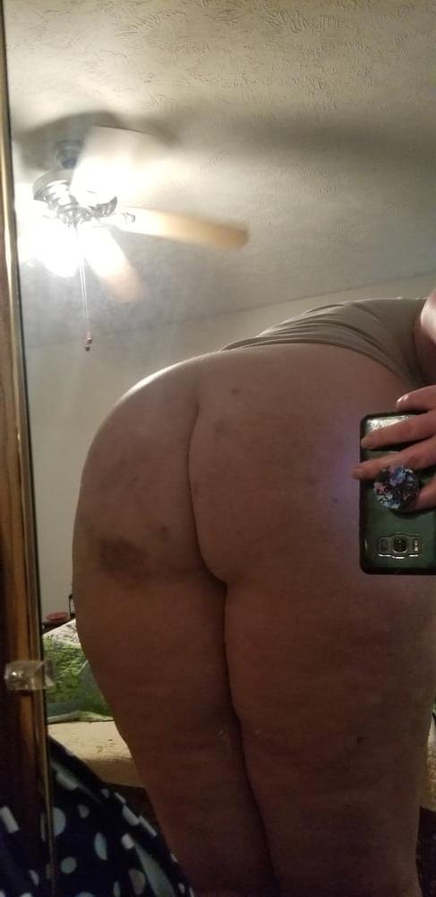 16P Fat Redhead Sub Spanked