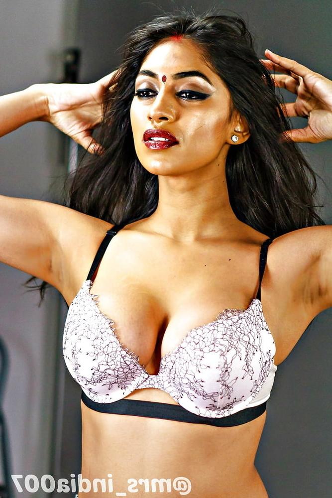 25P Savita Sexy Model