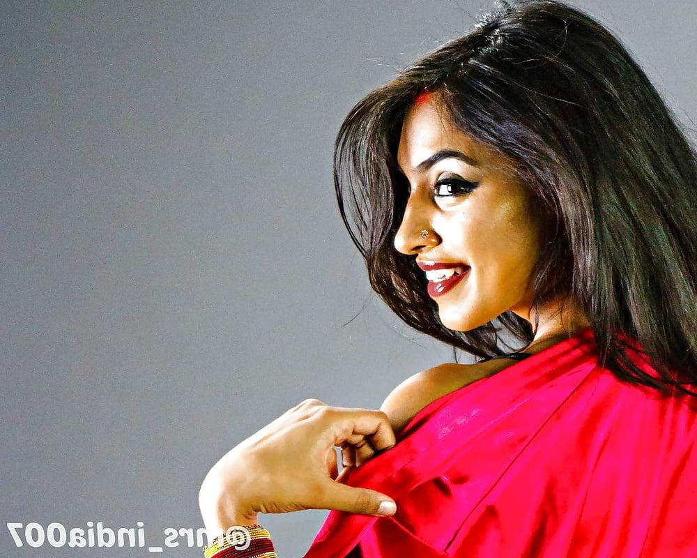 25P Savita Sexy Model
