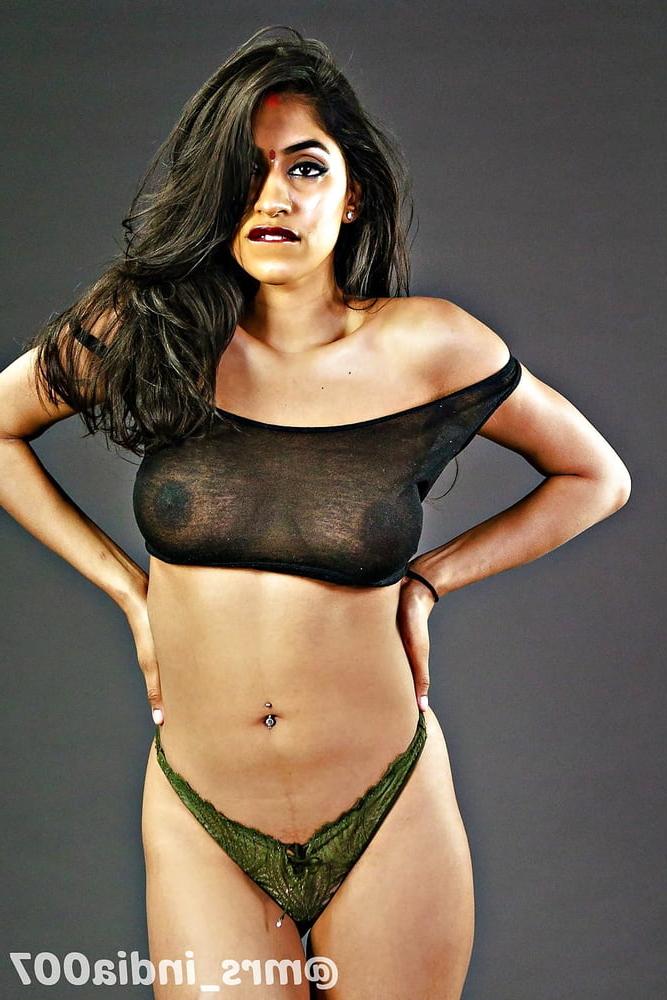 25P Savita Sexy Model