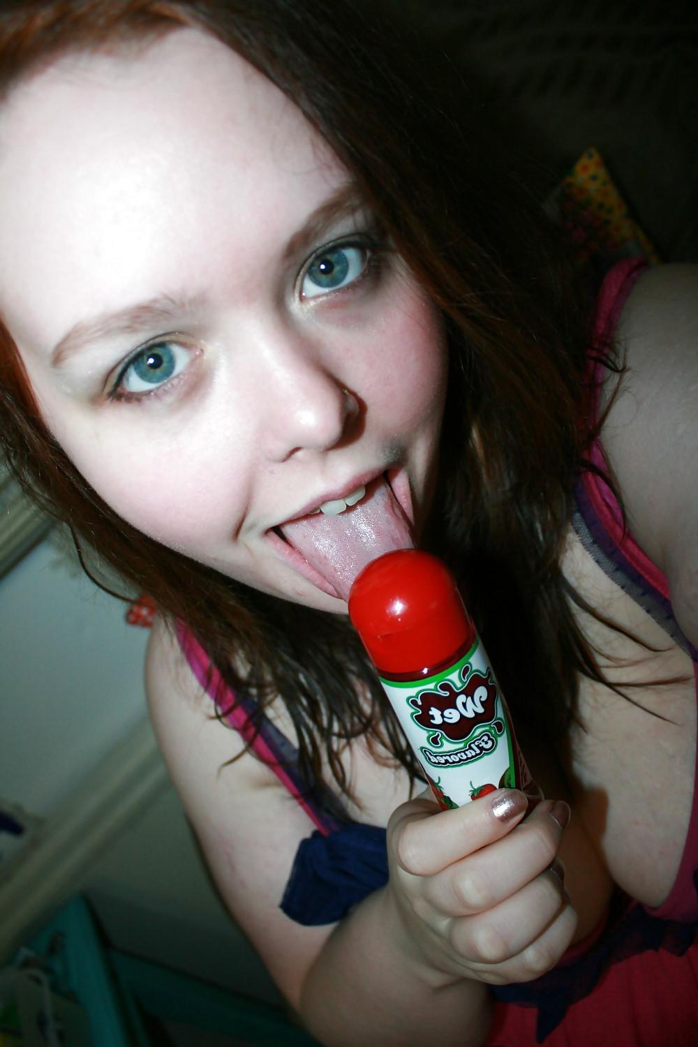 25P She Likes To Show Off 4U
