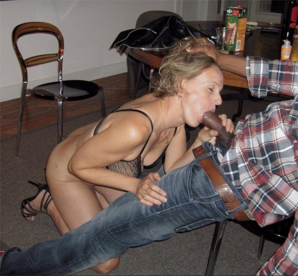 25P LEGGY MILF LOVES THE BBC