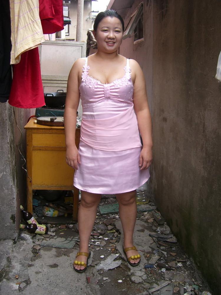 21P Fat young Gao exhibs her hairy pussy and fucks