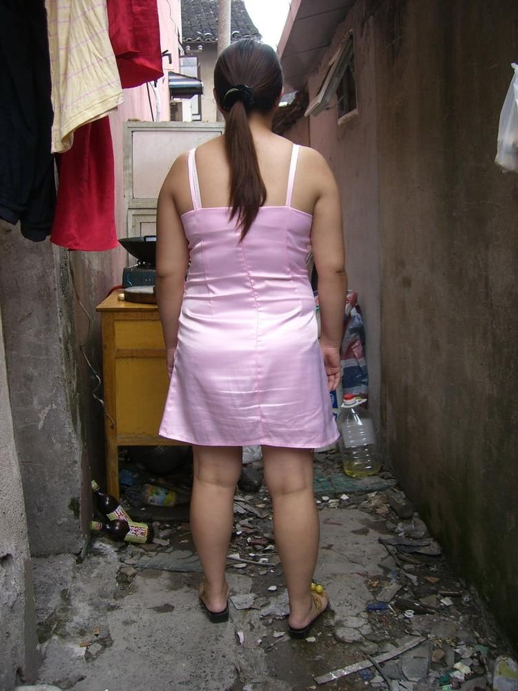 21P Fat young Gao exhibs her hairy pussy and fucks
