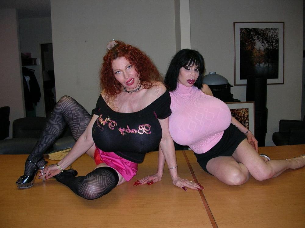 25P Mature Bimbo Rhiannon