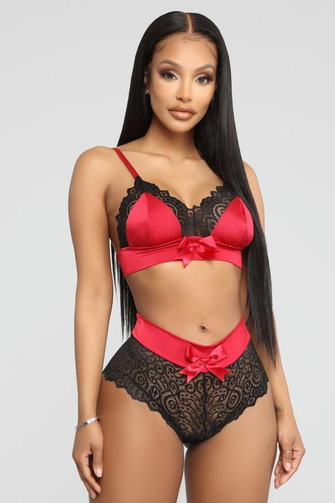 25P lingerie set model