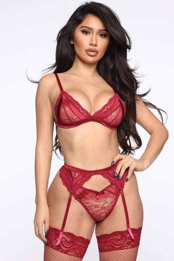 25P lingerie set model