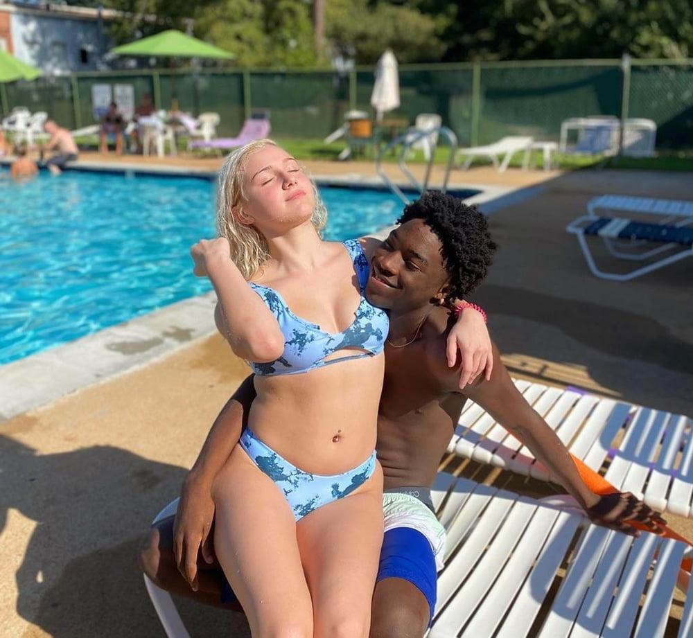 25P Real White Women Find Black Men With BBC Beach IR