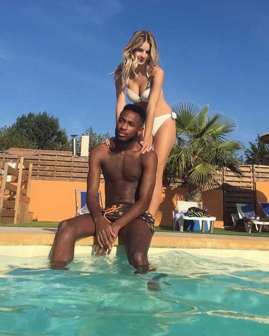 25P Real White Women Find Black Men With BBC Beach IR
