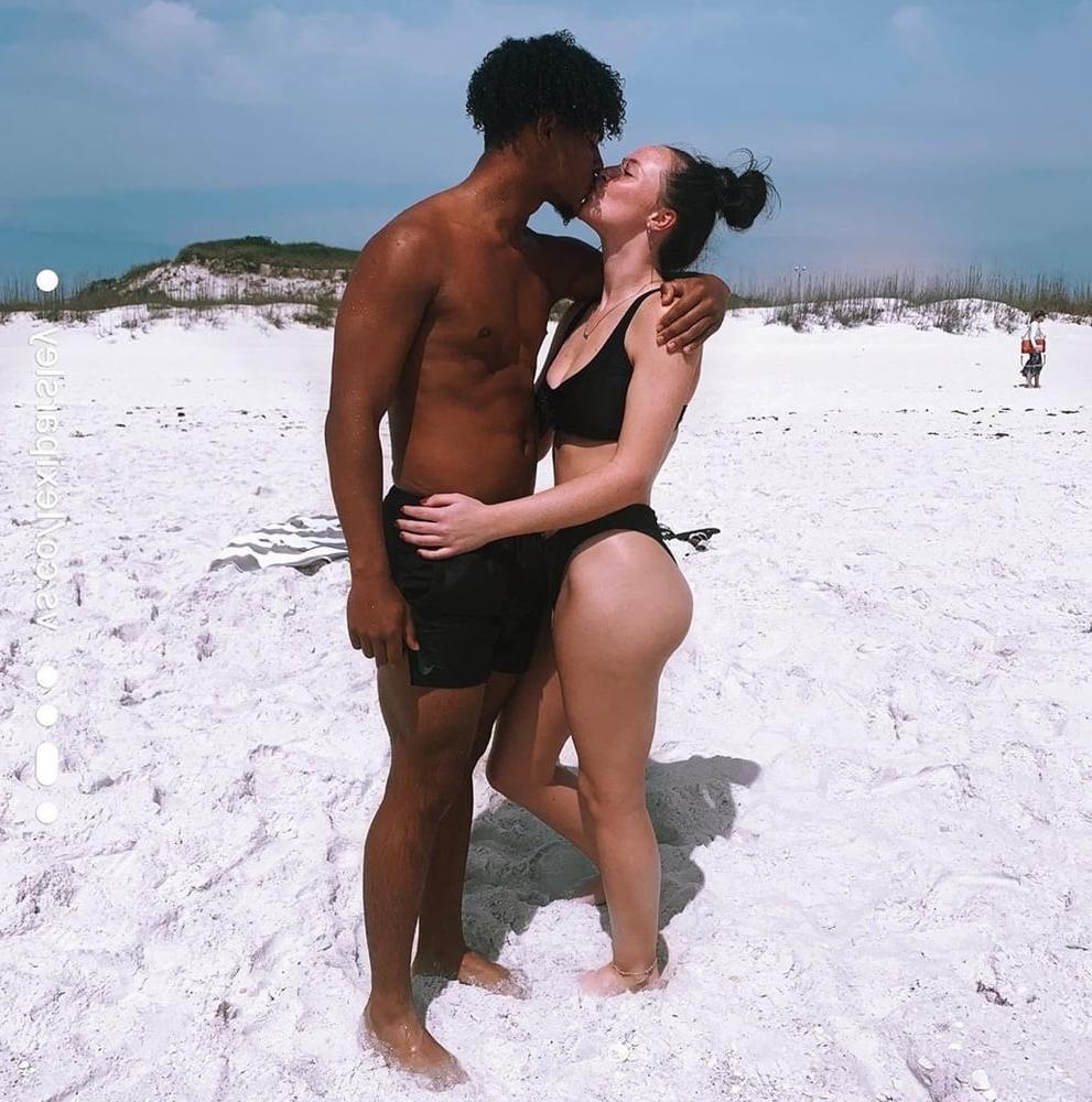 25P Real White Women Find Black Men With BBC Beach IR