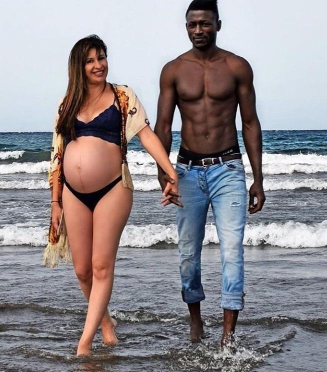 25P Real White Women Find Black Men With BBC Beach IR