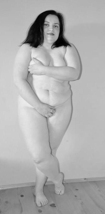 25P Brigitte nue Art
