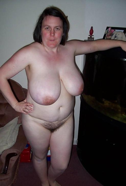 25P FAT SLUT MOMS
