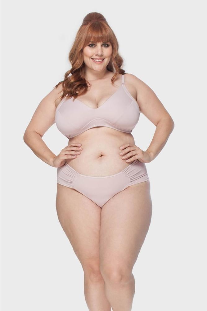 22P Gabriela Caroli 2 - Plus Size Model - Curvy BBW