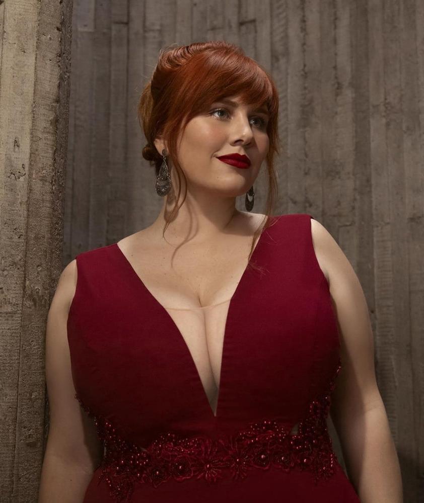 22P Gabriela Caroli 2 - Plus Size Model - Curvy BBW