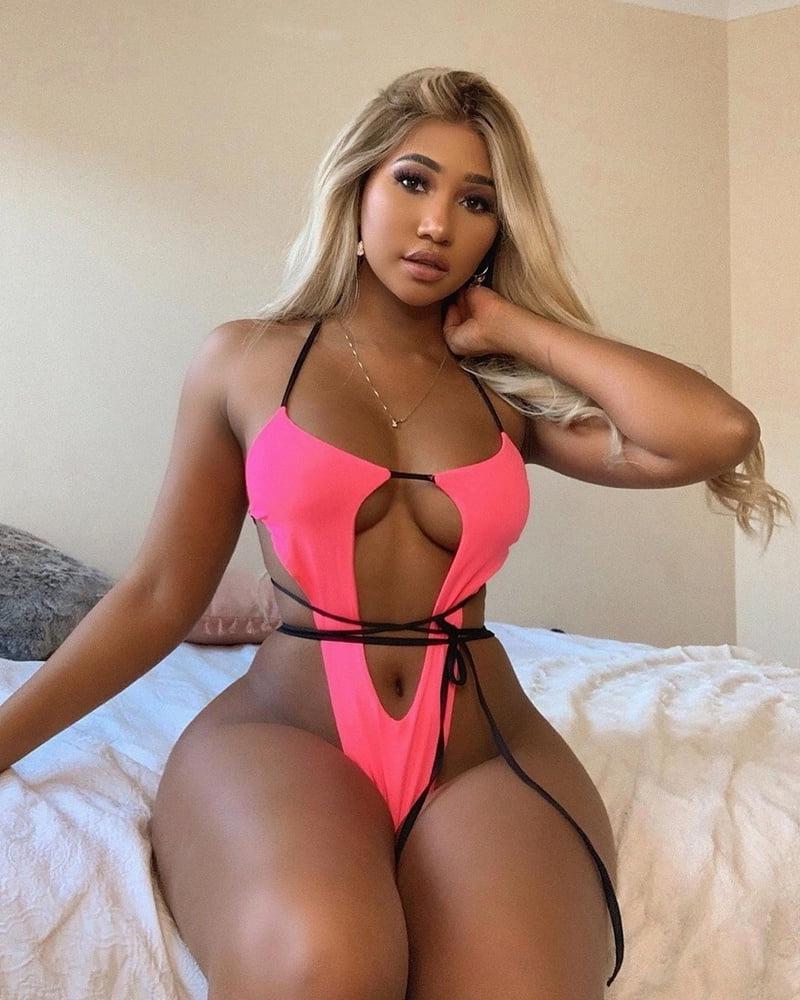25P Unknown Curvy Spanish women 4