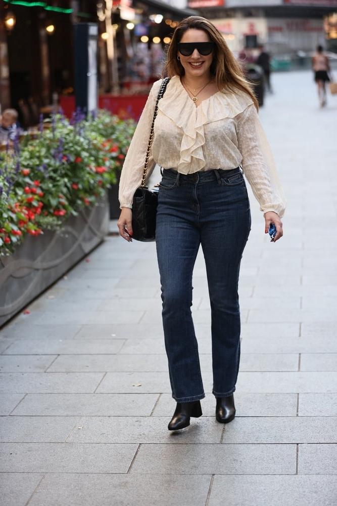 25P Kelly Brook - Curvy Wank Doll