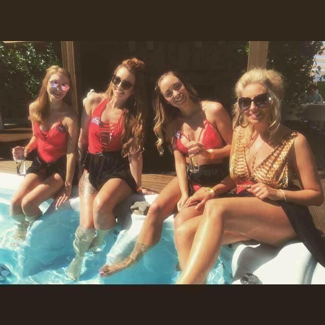 25P Sluts in tiny bikinis 338